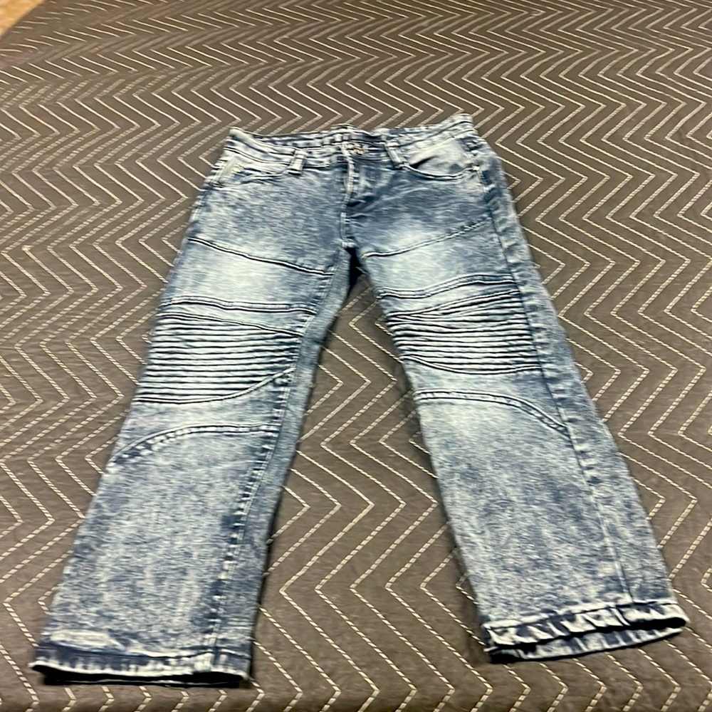 Boys denim jeans brand Brooklyn’s best boys size 7 color, dark blue light fade